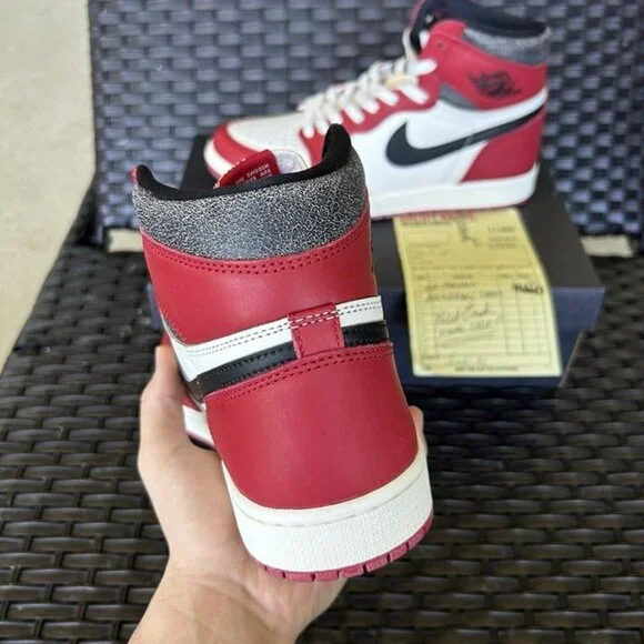 JORDAN 1 RETRO HIGH OG CHICAGO REIMAGINED LOST & FOUND 2022 Size 9 - Picture 4 of 7